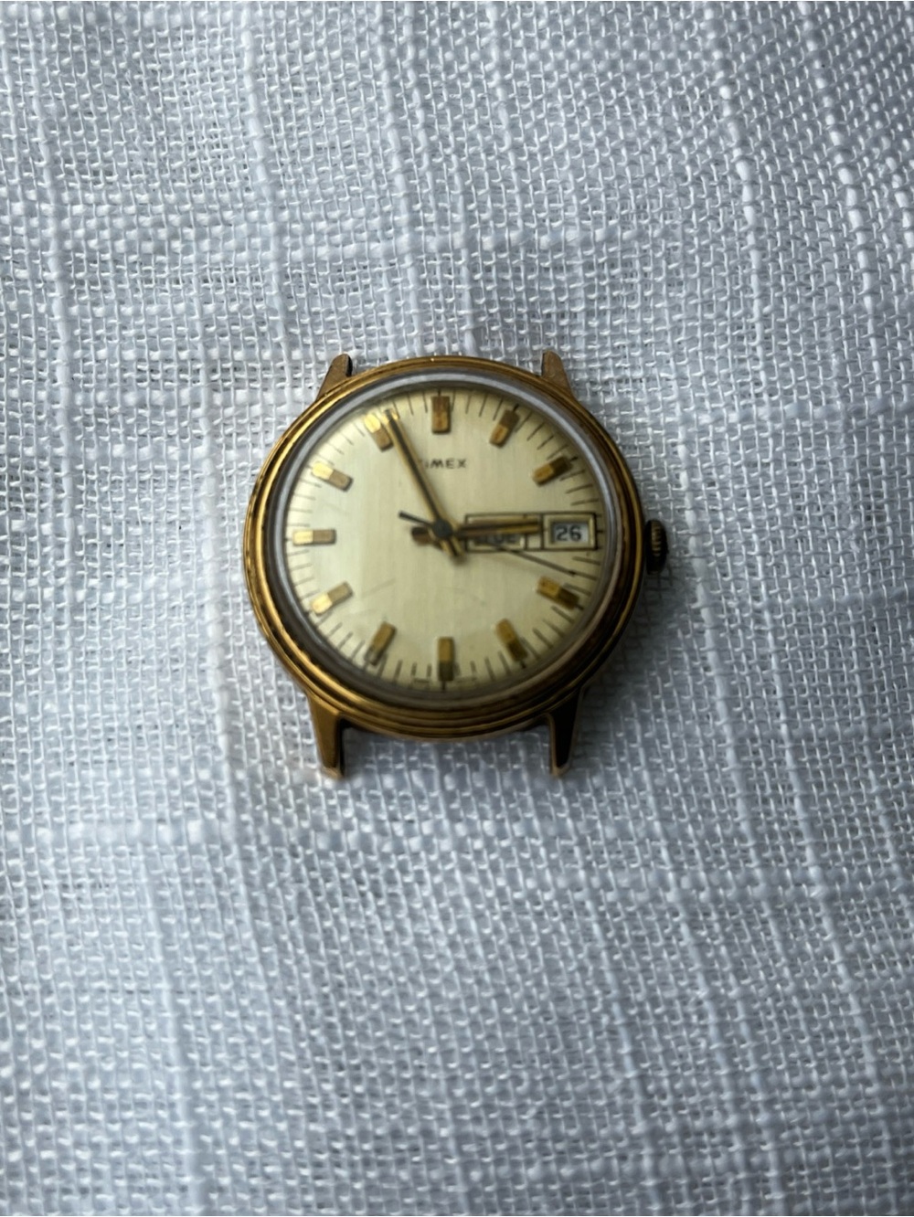 Timex Automatic Day/Date Water Resistant Vintage Gold Tone Gold Dial NOT WORKING